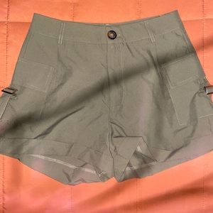 Shein PETITE Buckle Tape Flap Pocket Shorts